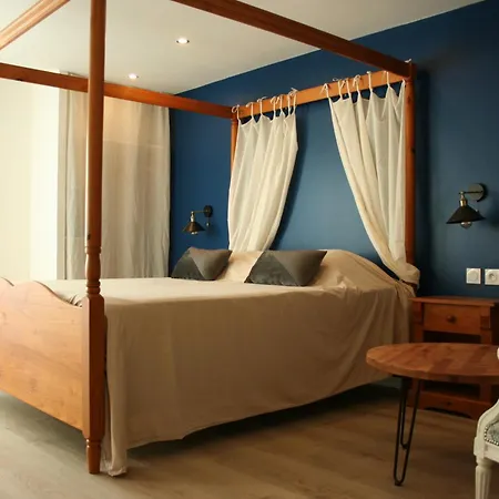 D'hotes Les Sables Blancs 4*