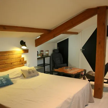 D'hotes Les Sables Blancs サン・ジュリアン・アン・ボルヌ