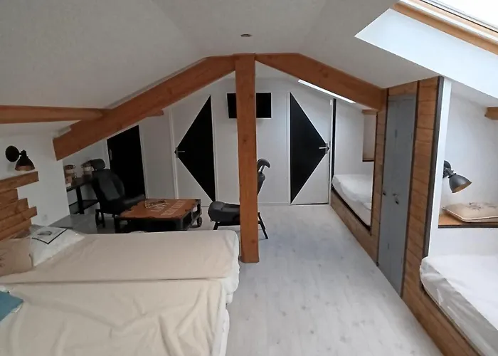 D'hotes Les Sables Blancs סן-ז'וליין-אן-בורן