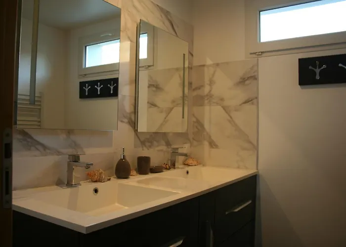 לינה וארוחת בוקר D'hotes Les Sables Blancs 4*